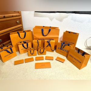 🎉FINAL PRICE DROP🎉 Lot of Louis Vuitton Gift/Shopping Bags and envelopes